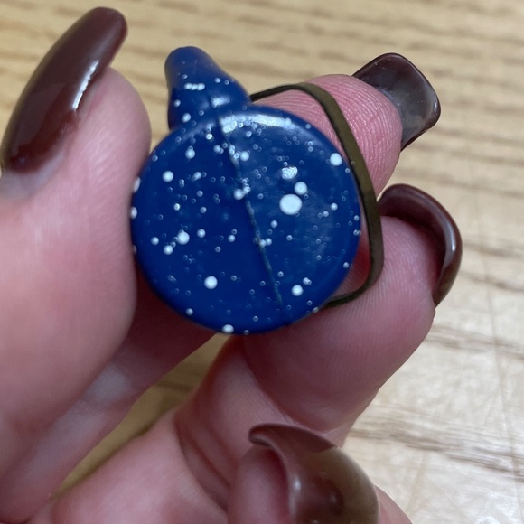 Vintage Dollhouse Miniature Tea Kettle & Ice Cream Maker Churn Blue Spatterware - Picture 7 of 9